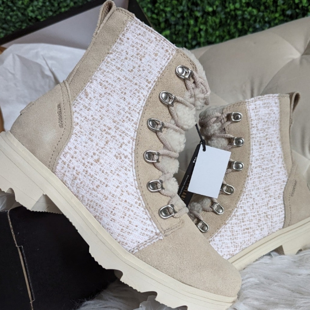 Sorel Boots - Picture 1 of 16